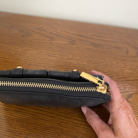 NWT Tory Burch Wallet with gold adornments - Picture 3 of 10